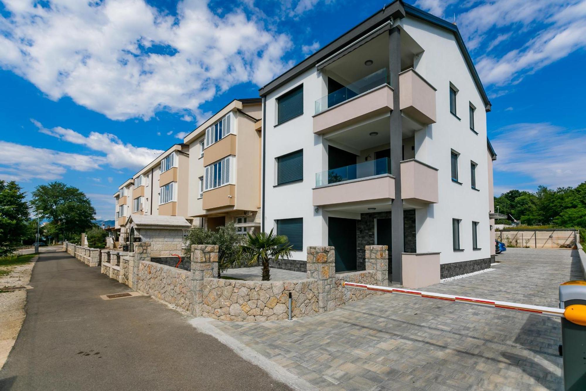 2A Partment Rukavina Apartment นยีวีเซ ภายนอก รูปภาพ