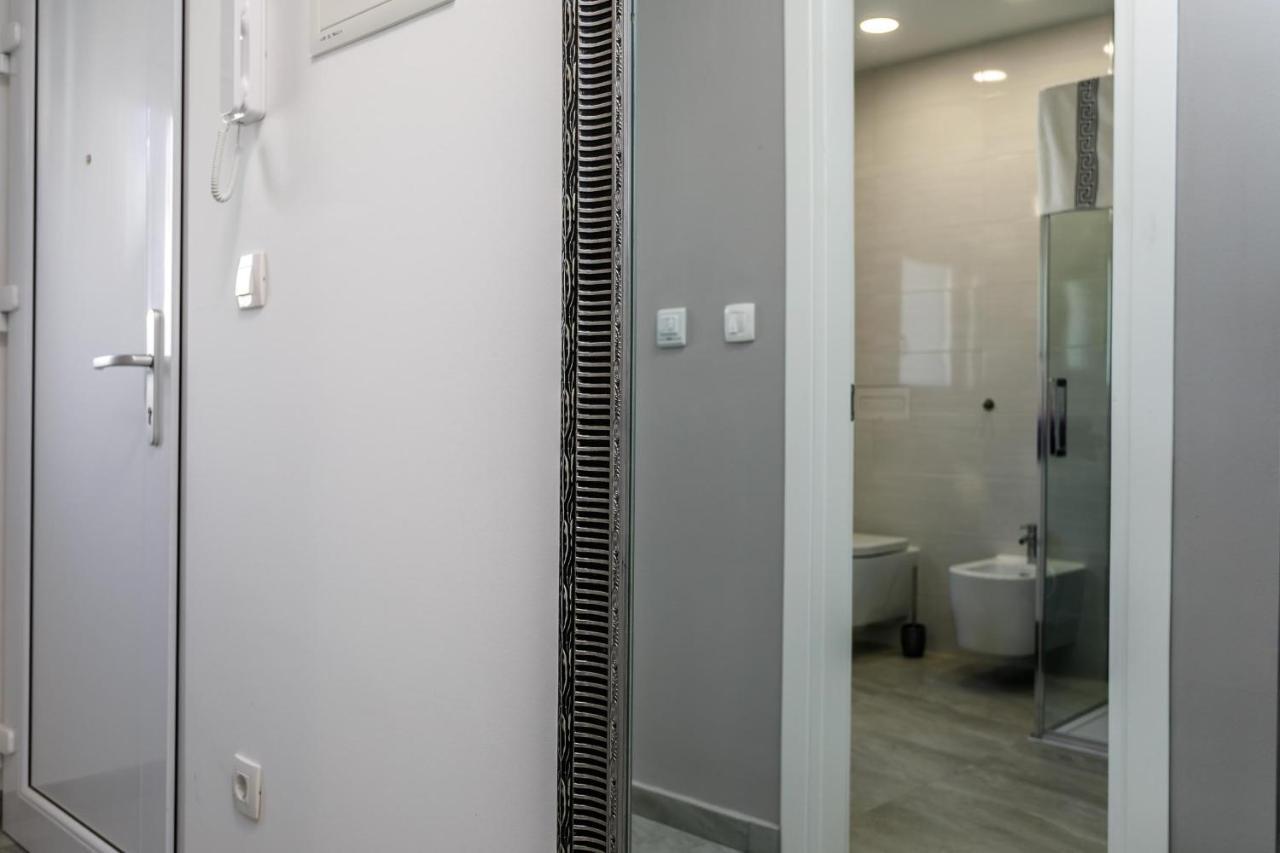 2A Partment Rukavina Apartment นยีวีเซ ภายนอก รูปภาพ
