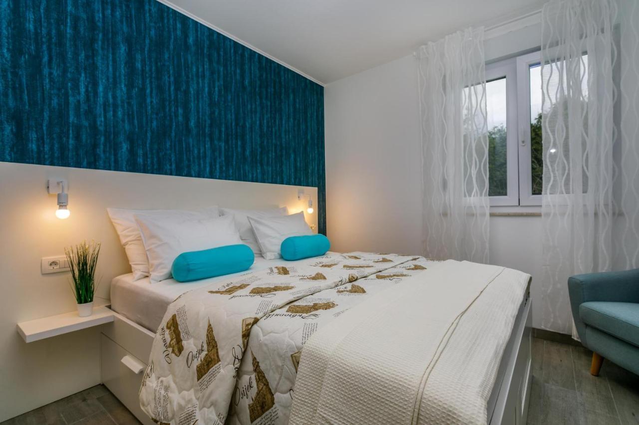2A Partment Rukavina Apartment นยีวีเซ ภายนอก รูปภาพ